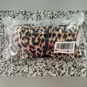 Victoria’s Secret Knockout Front Close Sports Bra 36DD